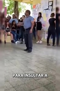 #Nacional 🗣️❌ | ¿Acos0 escolar o conflicto académico? En el Tecnológico de #Veracruz, un profesor enfrenta acusaciones de acoso escolar, formuladas justo después de reprobar a varias alumnas. La coincidencia en los tiempos ha despertado dudas y debate en la comunidad. El maestro, por su parte, se defiende diciendo: “No es persecución, es resultado académico”. Sin pruebas contundentes de ninguna parte, el caso divide opiniones. ¿Debe interpretarse como justicia para las alumnas o como un intento