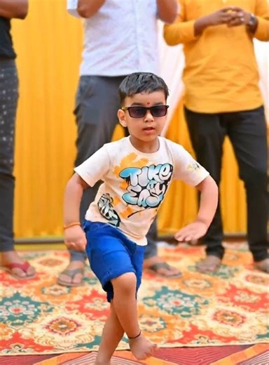 Baby ka asa dance dekh kar sab heraan 😱 #VanshikaKiDairy #BabyDance #baby1stDance #trending #viral