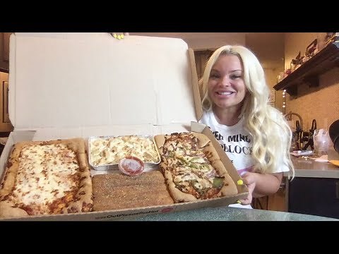 TRYING PIZZA HUT'S BIG DINNER BOX !