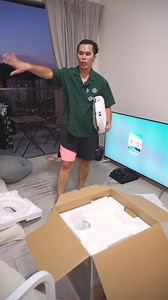 K佬/ K-Lao Lay Kar Heng on Instagram: "终于买了想买很久的扫地+拖地机器人 5分钟的不专业开箱影片🍿️ *没有字幕 因为请不到人做 #K佬 #开箱 #Roborock"