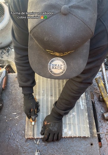Cómo limpiar un radiador de cobre y aluminio