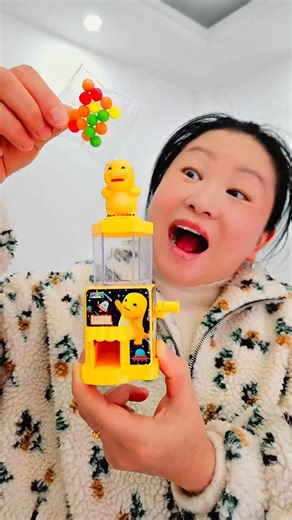 The candy machine is ready to play!