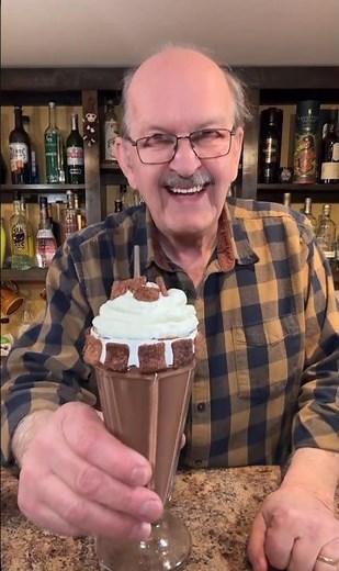 Hot Chocolate Toast Crunch Milkshake, Happy Milkshake Monday!