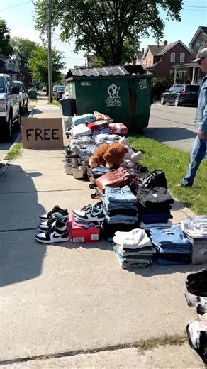 Discover Free Sneakers and Clothes Through Dumpster Diving
