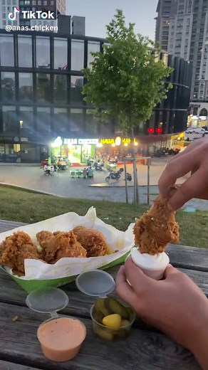 Savoring Baar Chicken: Outdoor Food Stall Experience