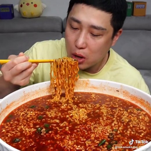 Korean Spicy Noodles Mukbang Show
