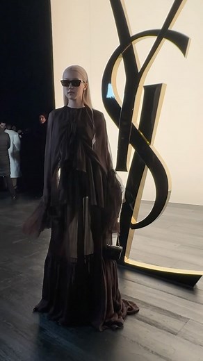 9.8M views · 168K reactions | Call it the pop-star effect! The energy is at an all-time high as @roses_are_rosie from @blackpinkofficial arrives at @YSL’s fall 2024 show. Head to the link in bio to see the full collection. | Vogue | Facebook