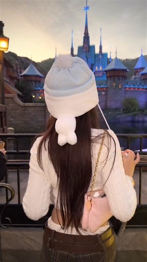 joyce lai on Instagram: "🤍frozen"