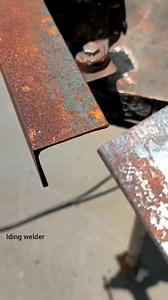 1.5M views · 6.9K reactions | Tricks for welding thin angle iron so it doesn't get holes #welding #fabrication #welder #welderart #metalwork #stickwelding | Iding Welder | Facebook