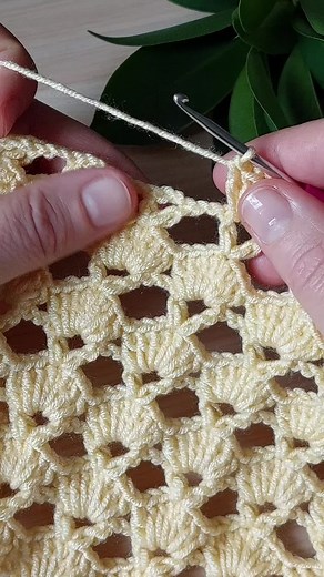 How to crochet/Shells Crochet Stitch/Perfect for Summer Projects/Easy Crochet for Beginners #freepattern #LearnWithMe #easycrochet #DIYFashion #freedescription #crochet #DIYwithMary #crochetdress #crochetersoftiktok #youtube #crochetdress #uncinetto