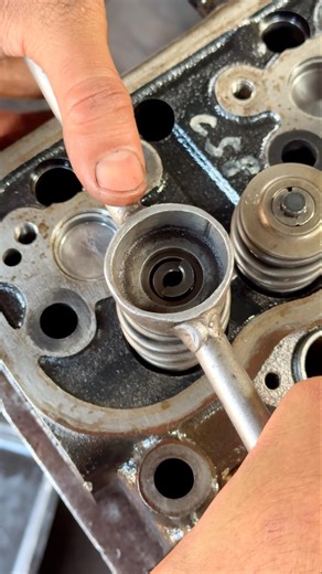 Amazing valves spring lock installation tool #engine #valve #short #tools #viralshorts