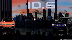 Electric vehicle race intensifies in China