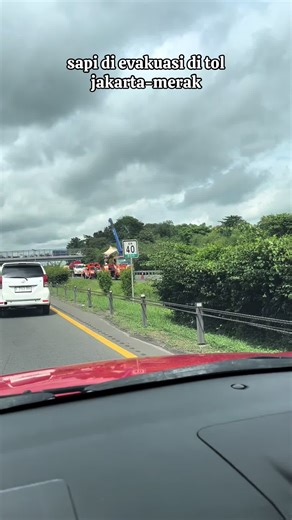 kecelakaan mengakibatkan macet panjang di tol jkarta merak