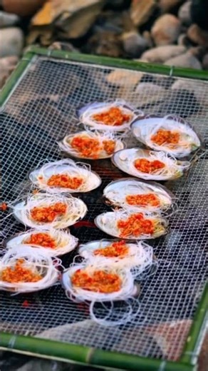 🐚 Chinese Boy Catches Wild Clams from Crystal River & CooksThem! #Shorts #ChineseCooking #WildFood