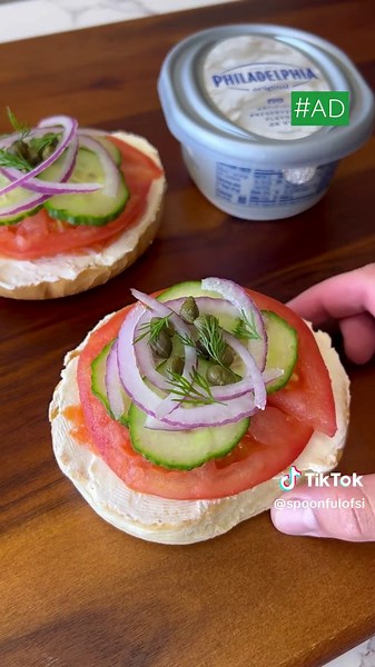 #Ad I love a smoked salmon bagel & Philadelphia cream cheese is the only way to go 😍 Ingredients below ⬇️ @Philly Cream Cheese What you’ll need: Philadelphia spread cream cheese Bagel of your choice, lightly toasted Smoked salmon Tomato, sliced Cucumber, sliced Red onion, sliced Capers Fresh dill #philadelphiacreamcheese #bagel #smokedsalmonbagel #easyrecipe #recipeideas #recipevideo #breakfastideas #breakfastrecipes #recipeforyou #easybreakfast #creamcheeserecipes