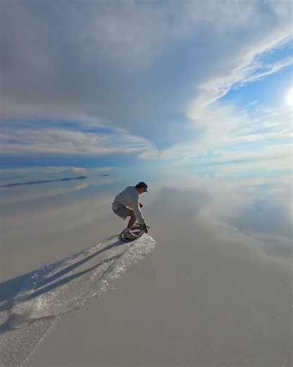 Are we in heaven? 😱 João Serrão found the perfect skimboard spot with Adrien Raza nailed the shot on #GoProHERO13 Black to earn a $500 #GoProYourSummer award 👉 GoPro.com/Awards #FunFact: Bolivia's Salar de Uyuni is the largest salt flat in the world, covering over 4,000 square miles—that's larger than the entire area of Hawaii’s Big Island 🤯 | GoPro