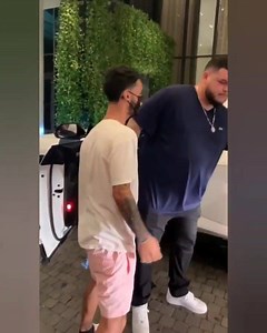 843K views · 7K reactions | Mira el alboroto que armaron #NatanaelCano y sus amigos en un lujoso vecindario de Miami  | Telemundo Entretenimiento | Facebook