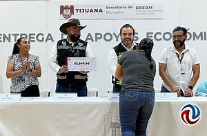 Entregan apoyo económico a familias vulnerables