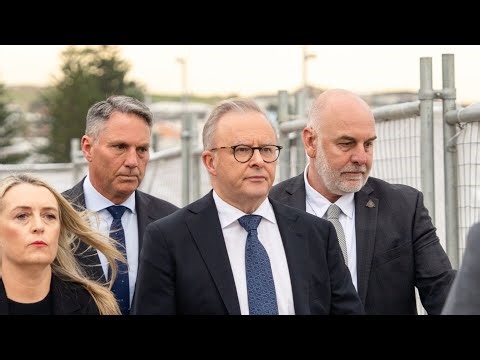 Vampire Diaries star Nathaniel Buzolic blasts Albanese in heated encounter at Bondi vigil