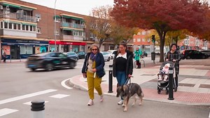 Hoy compartimos este extenso repor de ARTE sobre el modelo de inclusión social y laboral del Grupo Social ONCE Con la mirada basada en Gloria, vendedora de la ONCE y deportista, y Juan, un ex fotógrafo ciego, que también vendió cupones ... #InclusiónLaboral #TalentoEnFemenino #SomosONCE JuegosONCE ILUNION | ONCE