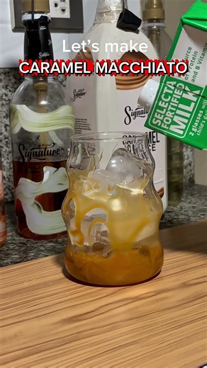 Simple Iced caramel macchiato #icedcoffee #caramel #drinks