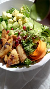 Fresh, crispy, crunchy and absolutely packed with flavour – The Honest Grazer’s vegan summer salad is a winner for a protein-rich meal this #WorldVeganMonth 🌿 INGREDIENTS 1 x box Simple Truth Plant-based Chicken-style Pieces 1 1/2 cups chopped lettuce 1 zucchini - ribboned with a peeler 1 carrot - also in ribbons 2 baby corn Handful chopped broccoli 2 tbsp chopped cucumber 1 tbsp pomegranate or chopped apple Dressing: 1/4 cup apple juice 1/2 cup mixed herbs: coriander, parsley and basil 1 tbsp 