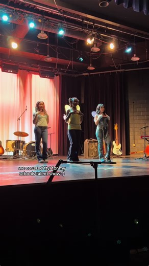 K-Pop Dance Cover Performance at School Talent Show