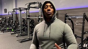 (Levrone Report Transformation 2023 Training Day #5 of 12 Week Prep) MAKE A MOVE MONDAY!💪🏾 Todays @360fitperformance workout @myronflowers put an emphasis on chest and triceps. 🔥 1/2 mile warm up to start then stretch 1. Tyson push ups-4x20 superset with *Straight bar core press and crunch 4x20 *Deadlifts 6,5,4,3 2. DB incline press 12,10,8 superset with seated dips alternating legs 3x20 3. Pull ups 3x20 superset with DB tension alternated hammer curls 48,40,32 4. Single arm tricep push downs