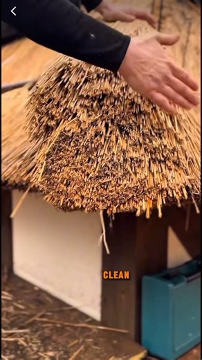 This Is How a Thatch Roof Is Made (UK Craft) Straw Roof Master at Work #thatchedroof #diy #roofing