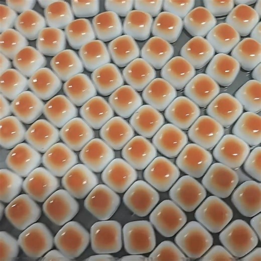 Han Loong on Instagram: "2512 Visual Machine: Epson 8-color varnish printing steamed bun toy, 4000 pcs/hour, no mold required!#uvprint #uvprinting"