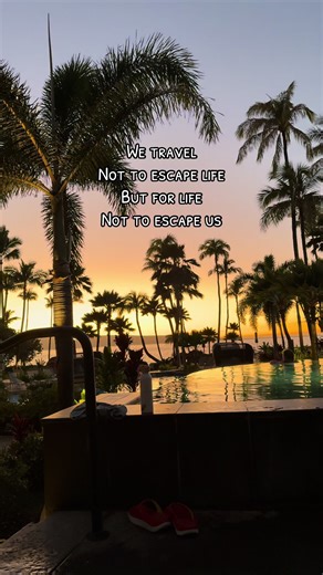 Live life to the fullest #traveltok #lifeadventures #beachvacation #hawaii #maui