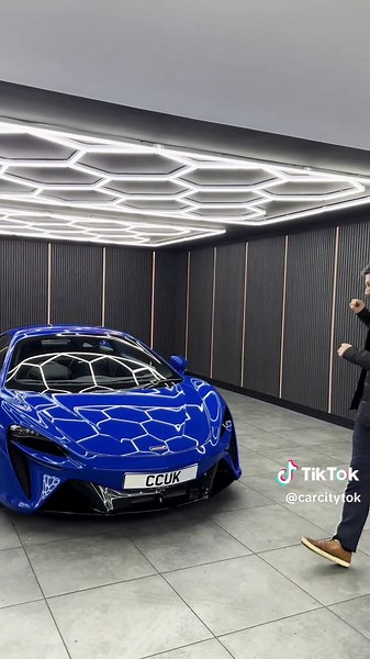 Explore the 2023 McLaren Artura Plug-in Hybrid Coupe