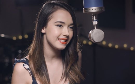 法语版Despacito - 法国美女法国小姐姐Chloé Stafler - 法语字幕