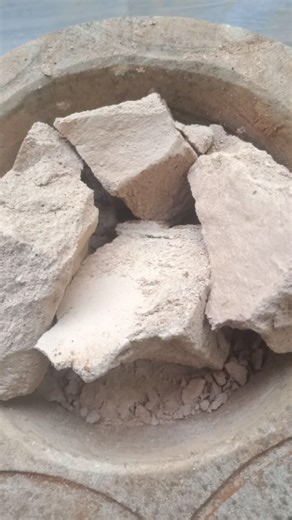 FARIN MANSOORI on Instagram: "Red slate powder"