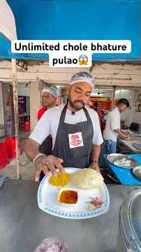 So much for ₹100? Unlimited Chole Bhature 🤯 #foodvlog #streetfood #trending