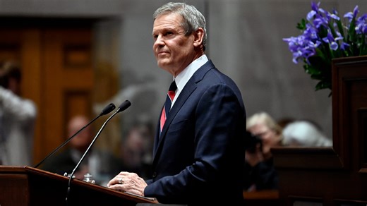 Lee pitches 40,000 school vouchers, rural health care deregulation