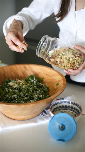 🫘🌱 Tiny but mighty! Sprouting legumes like lentils, chickpeas, and peas (crunchy bean mix from @mummssproutingseeds ) boosts their digestibility and unlocks plant-based protein—just ¾ cup (100g) of these sprouts delivers around 7–9g of protein, about the same as one egg! 🙌 They’re also rich in fiber, enzymes, and micronutrients that support gut health and energy. ⁠ Sprout your own at home—no soil needed! Just a Mason jar our Bean Screen Sprouting Lids and you’re set. 💚 More gut health info i