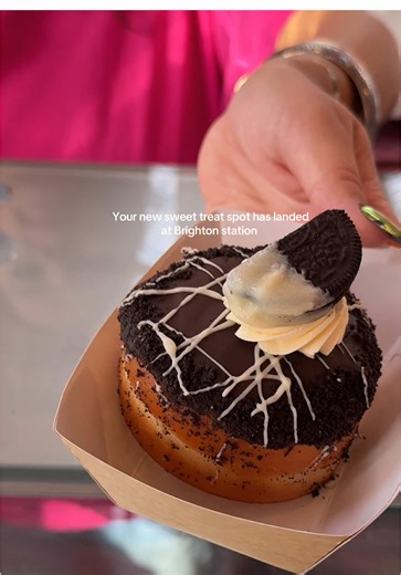 @Piglets Pantry so many delicious treats 🍰🍓🍩 thank you so much for the invite 🩷 #brighton #brightonuk #brightonlife #fyp #sweettreat