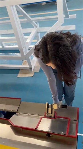 Effortless Edging Machine Demonstration