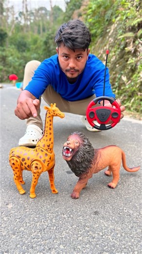Jungle Lion vs Remote Control Giraffe 2ta Unboxing 😱