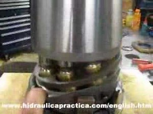 Hydraulics_How a hydraulic transmission piston pump works