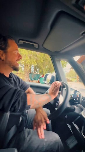 11K views · 302 reactions | Grüess usem Fondue-Stübli 𥉉 Teil 2️⃣ vo üsere Seisler-Session isch ready. Choche, Liedersinge, Chäsprobiere燎 & Videoschniide…️ Schono sträng sones -> ⭐️ Rockstarläbe… 藍藍 Happy Ziischtig. The Kitchen-Chef-Tainer Ⓜ️. #wärvielsingtmuessovielässe | TRAUFFER | Facebook