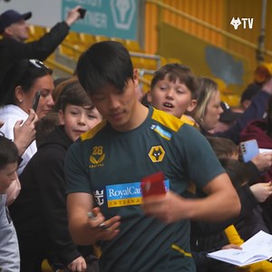 👋 Meeting the fans 🔥 Fine finishing All the action of Easter open training at Molineux 🏟 | Wolverhampton Wanderers FC