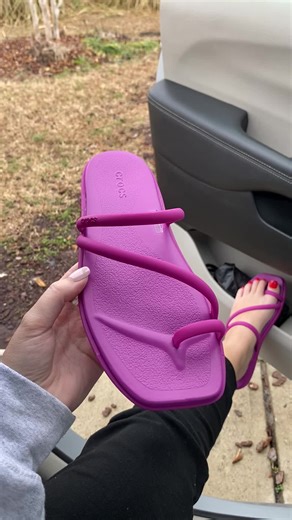 Crocs Getaway Toe Loop Summer Sandal, the perfect blend of comfort, versatility, and everyday fashion. Designed for effortless wear, these lightweight toe loop sandals feature a sleek, minimal silhouette that pairs easily with casual outfits, vacation looks, beachwear, and summer dresses. Crafted with Crocs comfort technology, the Crocs Getaway Toe Loop sandal offers flexible support and a soft, cushioned feel for all-day wear. The modern toe loop design adds a secure fit while keeping your look