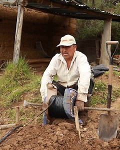 Asi se prepara el terreno para sembrar fresa 💪 | Robert Mark