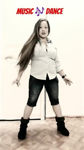 left right go🚶‍♀️#bbno #two #dancetrend #dancechallenge #dance