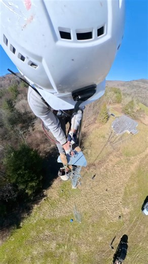 71K views · 1.2K reactions | The things we do for dollar! Way up on a radio tower removing 100 pound pipe! #hamradio247 #towerlife #antennamaintenance #thisiswhatwedo #radioechocrew | Ham Radio 24-7 | Facebook