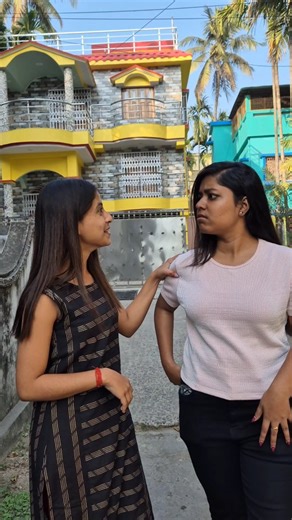 Papriii:) on Instagram: "এমন কোন dress? 🤔"