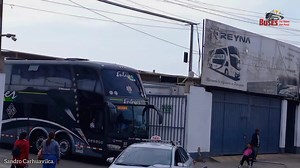 16K views · 452 reactions | Desde la salida del terminal Atocongo, buses saliendo a las regiones del sur peruano. Buen gesto los conductores de Chavin express, Via Sac, Enlaces bus, Romeliza, Cosmos Bus, Rey Latino, Civa y Abba bus. | Buses por rutas del Perú | Facebook