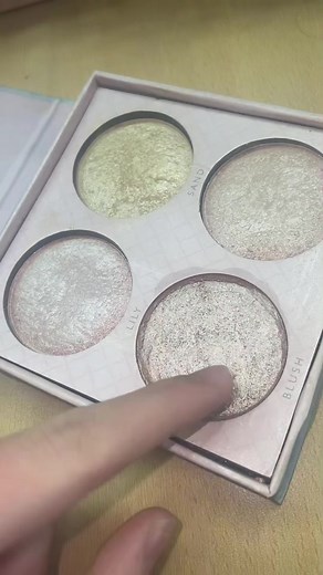 Makeup Application Tutorial with Laura Mercier Blush